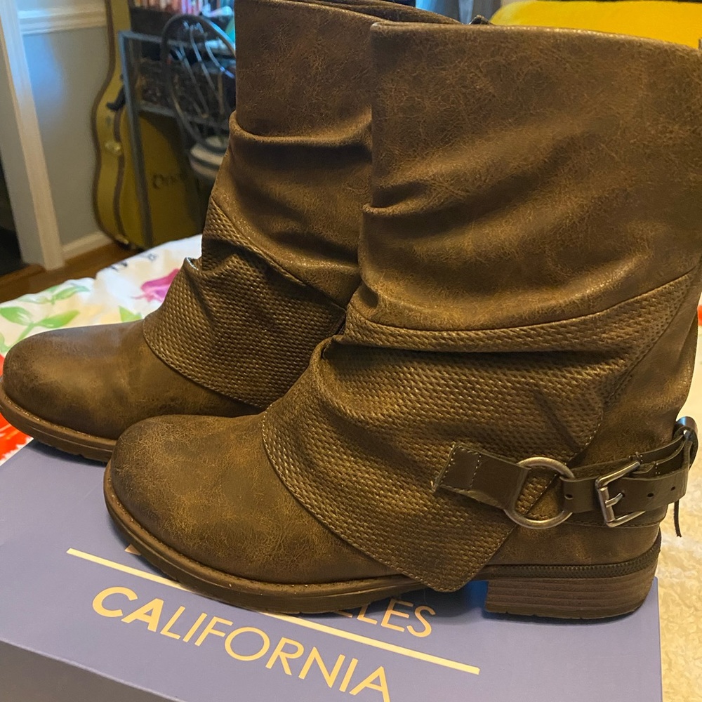 Brown short boots